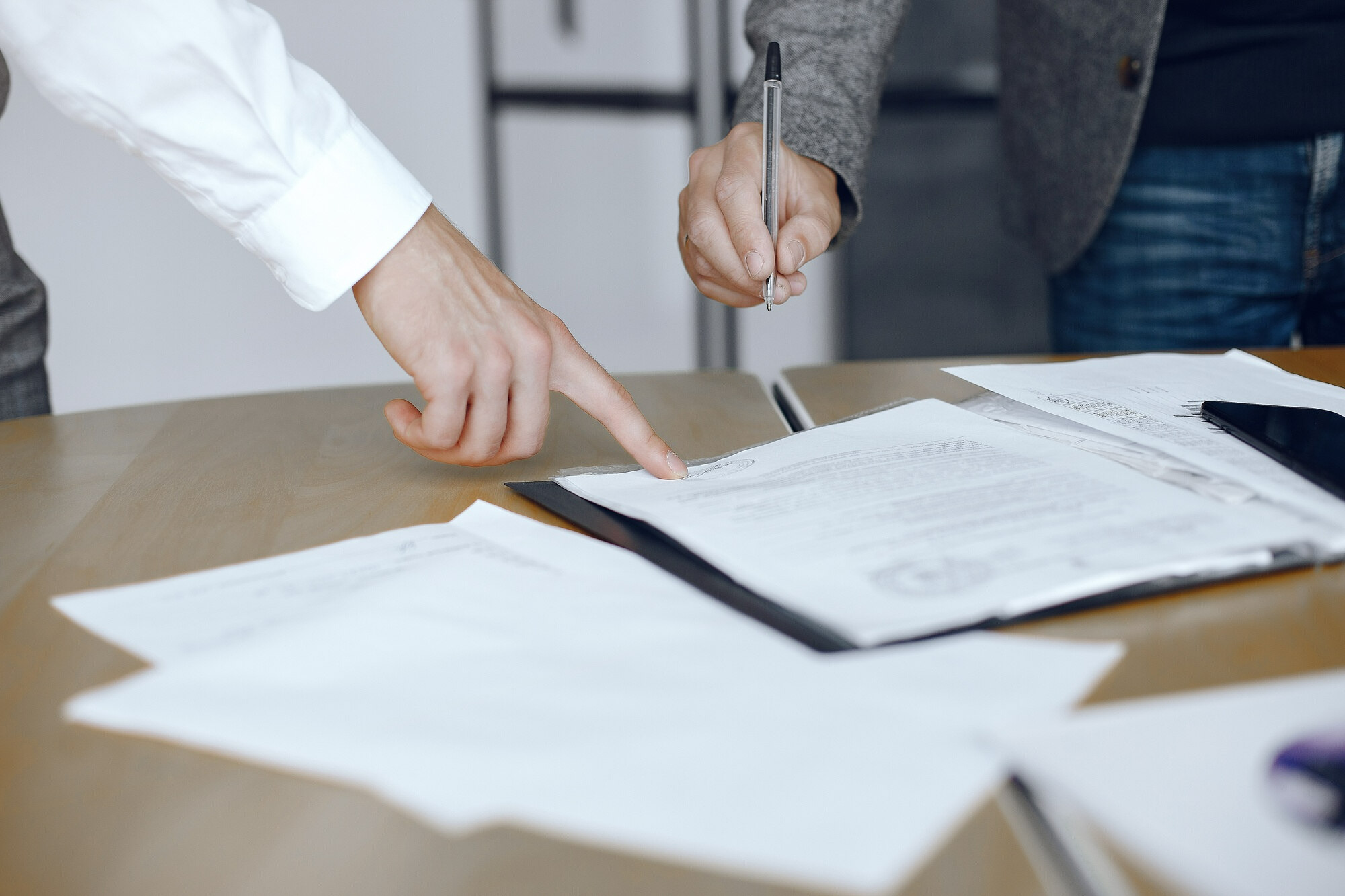 verificar credenciales y experiencia